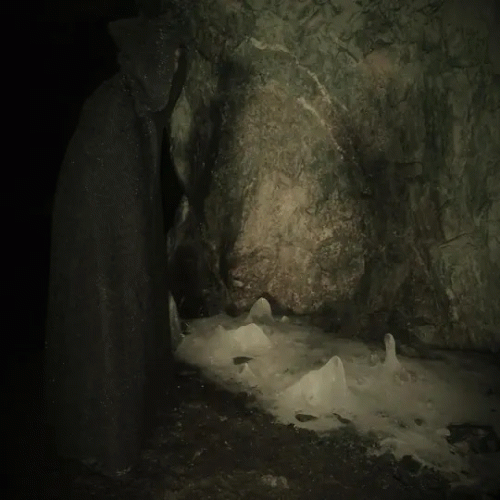 Avertia : Mørke Skyer